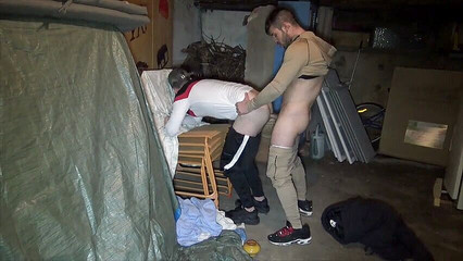 Gaybareback: Twink ošukaná straiháčem Ricky Blue