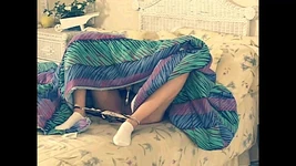 Genç zenci ve genç kızla lezbiyen seks 69 yapıyor ve dildoyla mastürbasyon yapıyor