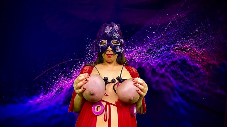 VeeVee Vixen: 쪼이는 거대한 젖탱이