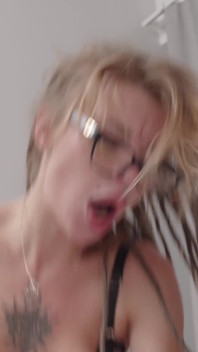 O surpriză plăcută. L-am futut ca o virgină! Echipa 4K HD Tim