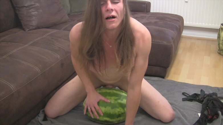 TS Julia: 수박으로 즐기는 Julia Joy