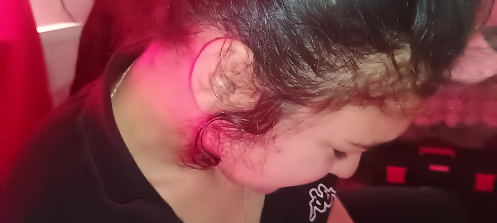 Ionut899: Ayah tiri mengisi mulutku setiap hari