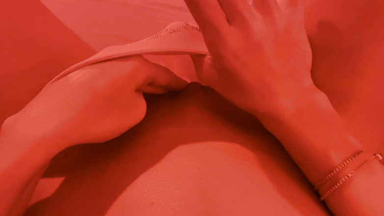 Cathia: 수줍은 오르가즘을 느끼는 수줍은 소녀