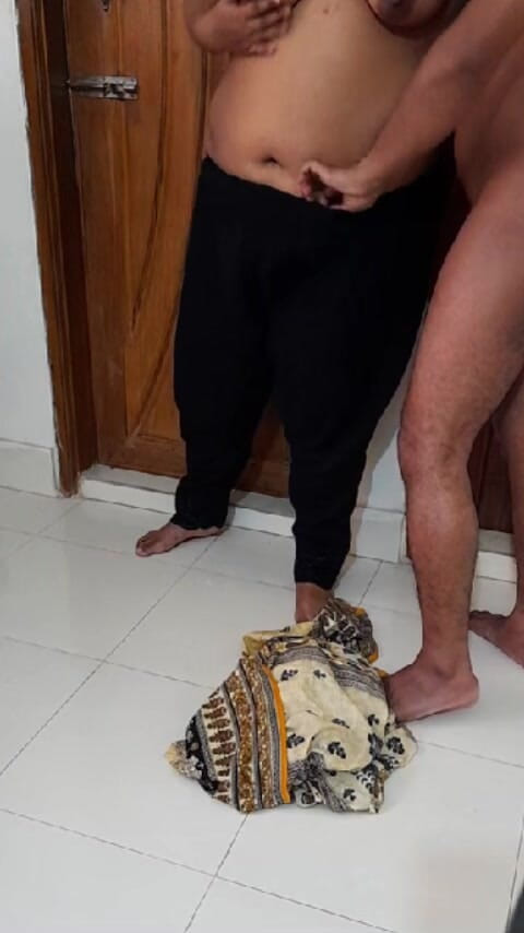 Aria Mia: Bị bắt gặp thủ dâm trong khách sạn