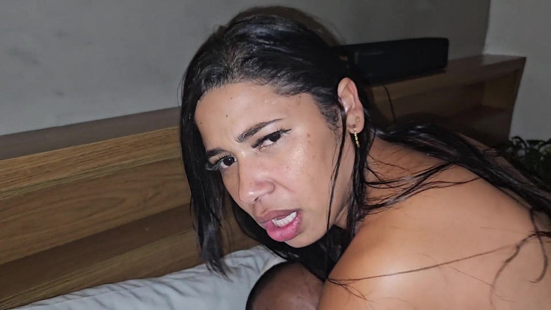 Lalla Potira: Mientras El Cuckold Descansaba. Su Amigo Me Se Comió El...