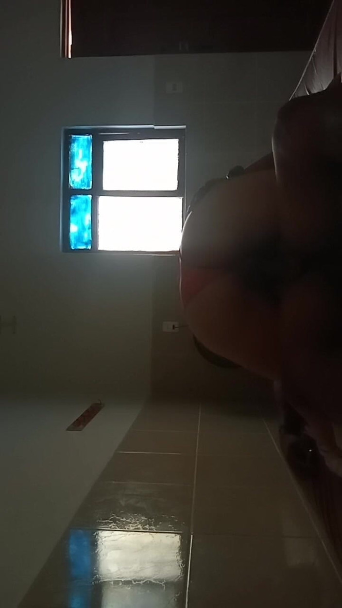 E-Alfa: Eva nu suportă să se fută, ne-am dus la un...