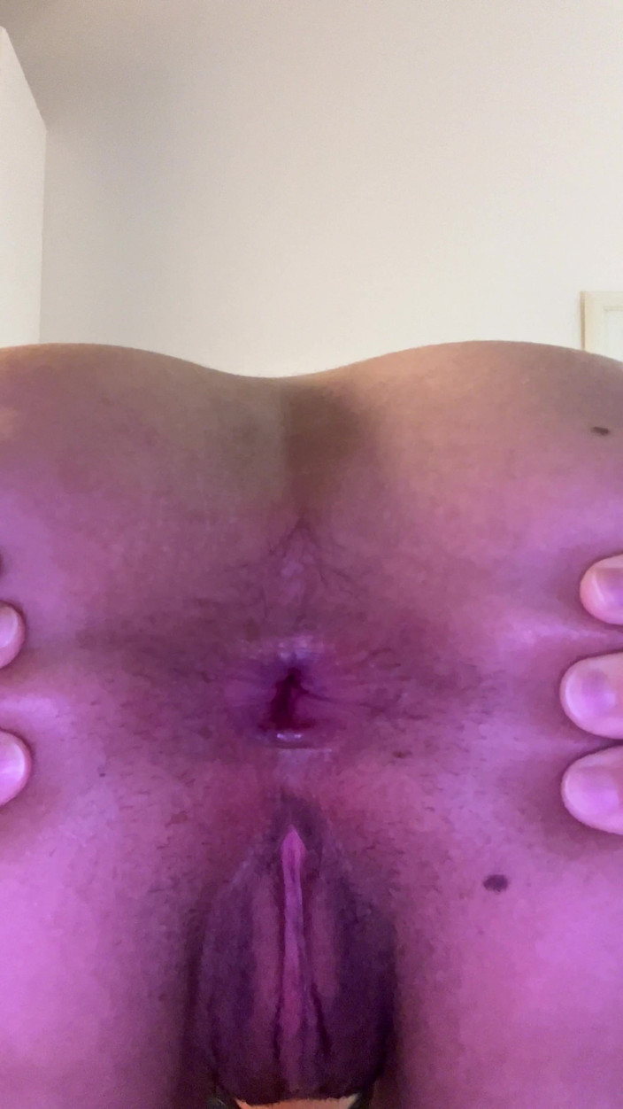 Juicy-Ass: 打开肛门洞和放屁