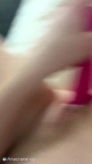 Ana Crane: Passionate masturbation with vibrator close up