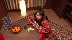 Solo Japanese: Gorąca scena solo z nastoletnią azjatycką galą