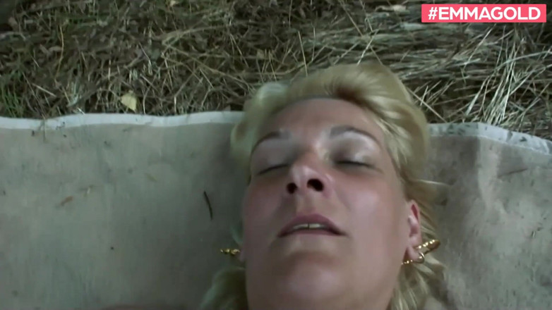 Emma Gold: Fuck the old blonde milf outdoor in the forest