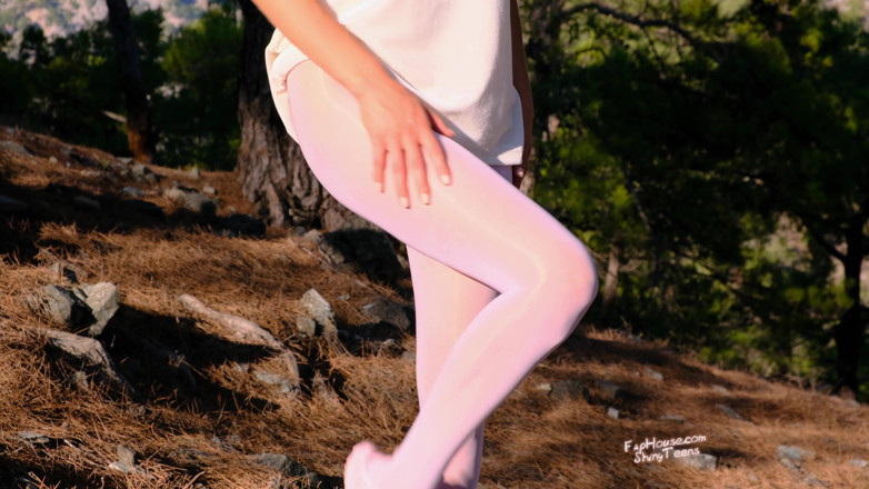 Shiny teens: Shiny white pantyhose and jeans minishorts outdoor