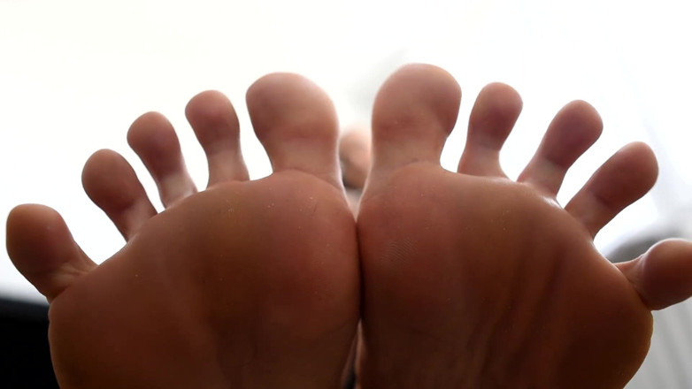 Czech Soles - foot fetish content: Kantoorvoet overheersing en voetthrottle - deel 2