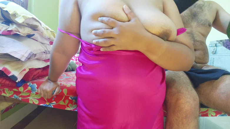 Hotty Mona: Žhavá sexy bhabhi tvrdé šukání do pusy a sperma v ústech