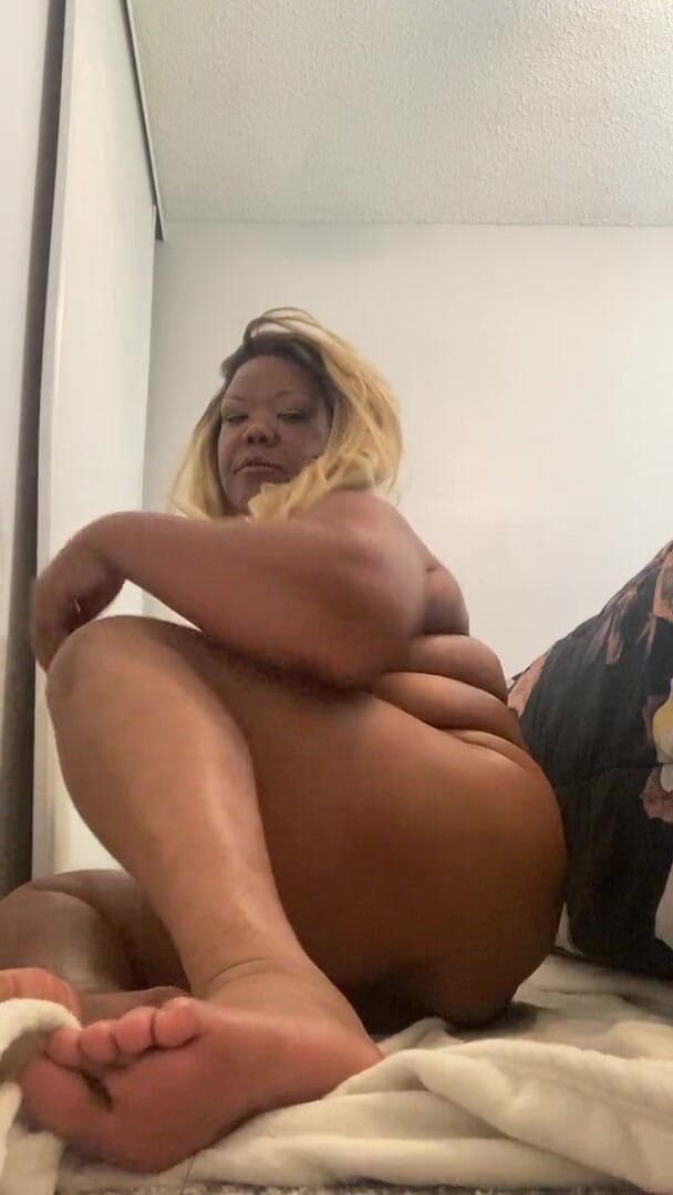 Busty queen: Un po' di esercizio non fa mai male