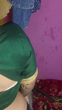 Isteri berkongkek dalam waktu malam