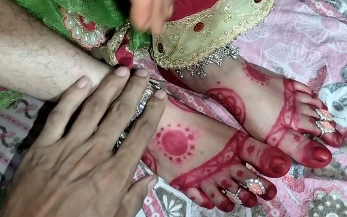 Lalita singh: Indisch Desi Dorp schattige Bhabhi voetenbeurt en aftrekken video