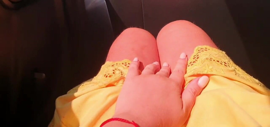 Josani Gwen: Horny baby in taxi touching her wet pussy