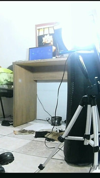 Buty i czerwona bielizna
