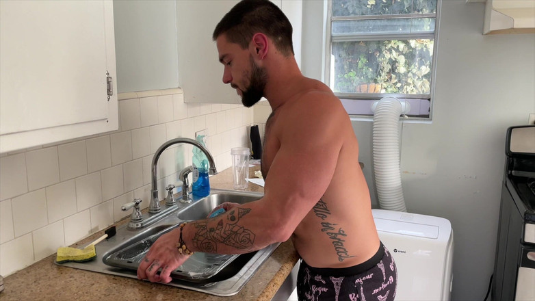 Dante Colle Gay: Cara pega sua colega de quarto se masturbando para seu...