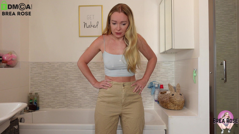 Brea Rose: おしっことディルドの使用