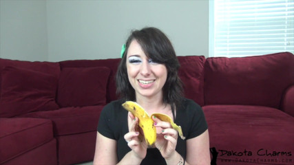 Dakota Charms: Lo que le haré a tu banana