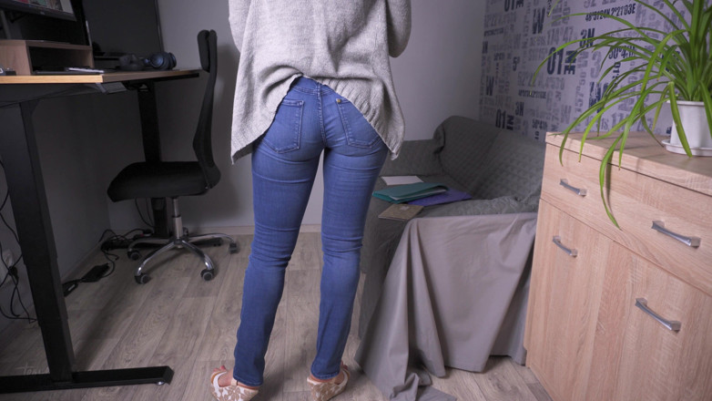 Teasecombo 4K: İş yerinde görünür külot hattı vpl'sini yönetmede zorlar