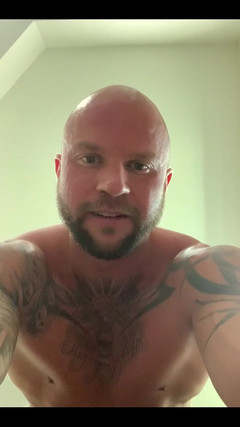 Jasons feet: J’aime être une géante et je t’utilise comme je veux