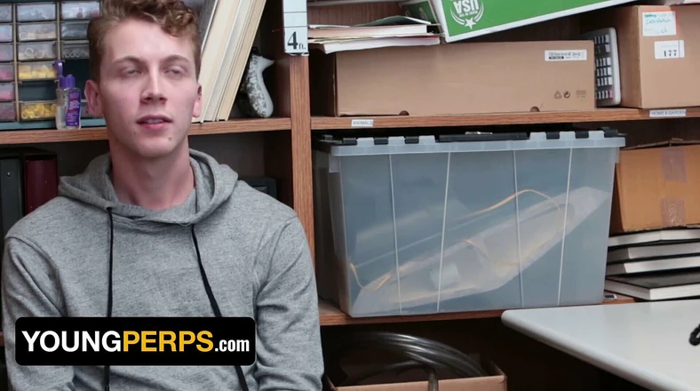 Say Uncle: Young Perps - шаловливая маленькая вралка Chris Abbot доминирует и спаривается с черным офицером с большим членом