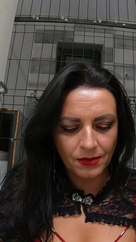 Seksi kafes dansı - kırmızı iç çamaşırı, vücut çorapları ve şehvetli hareketler 320
