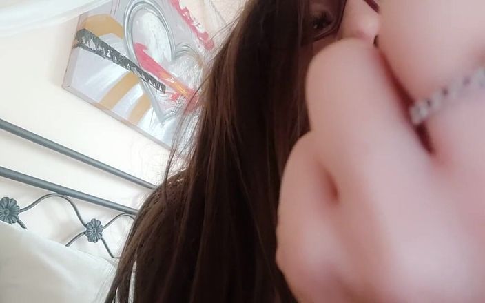 Savannah fetish dream: Pembersihan hidung terlalu sensual jika lavinia melakukannya