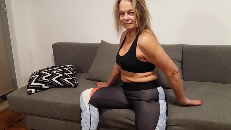 martinawest: La Nonna Ha Il Corpo Perfetto Nei Suoi Leggings!