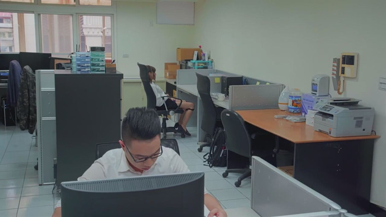 Eros721 official: Calda giovane segretaria scopata dal suo capo in ufficio