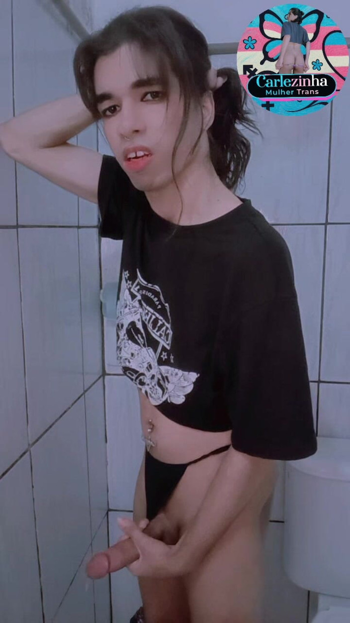 Carlezinha Mulher trans: Mlle S. Carla tire les cheveux de cette salope
