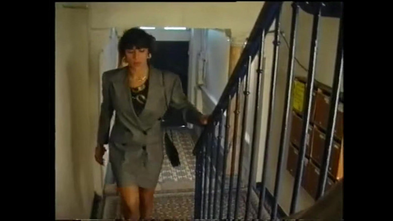 Bisco Birchwood Productions: Si jalang mandi kencing dalam muka antara satu sama lain!