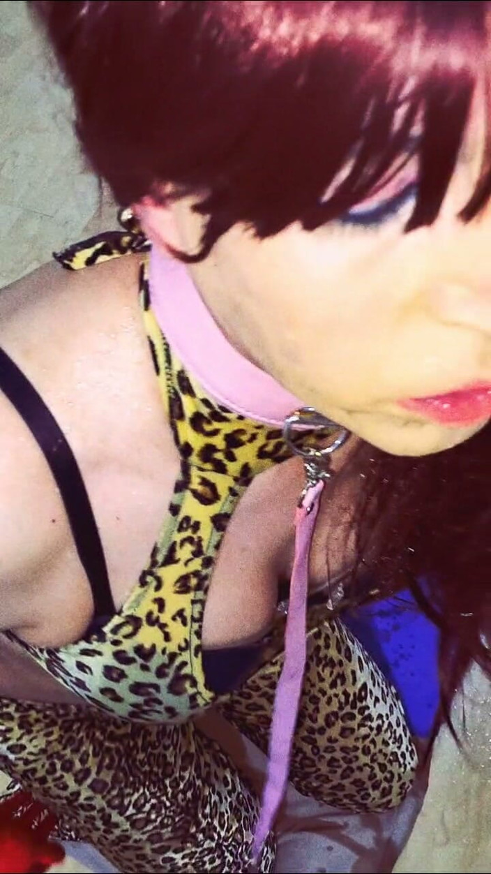 Tammy sissy slave: Golden Shower for Crossdresser