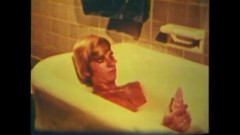 Vintage megastore: Na banheira eu toco seu pênis