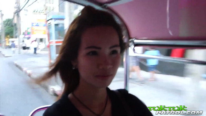 Trike Patrol - Tuk Tuk Patrol: Fată thailandeză cu cur gras fute pula