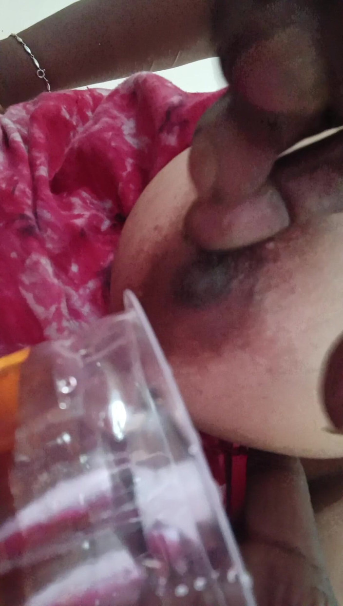 Reshmahotever: Домашнє задоволення від цицьок