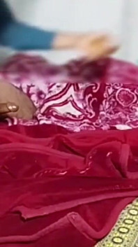 Ateşli Pakistanlı yenge yaşlı üvey babası tarafından sert sikiliyor