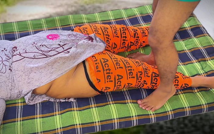 Aria Mia: Moje nadržená macecha chce ode mě šukat, pak položí deky na...