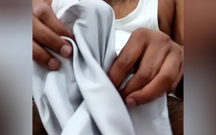 Satin And Silky: साटन रेशमी हाथों से चुदाई पोर्न - साटन रेशमी सफेद सूट लंड के सिर पर रगड़ता है (86)