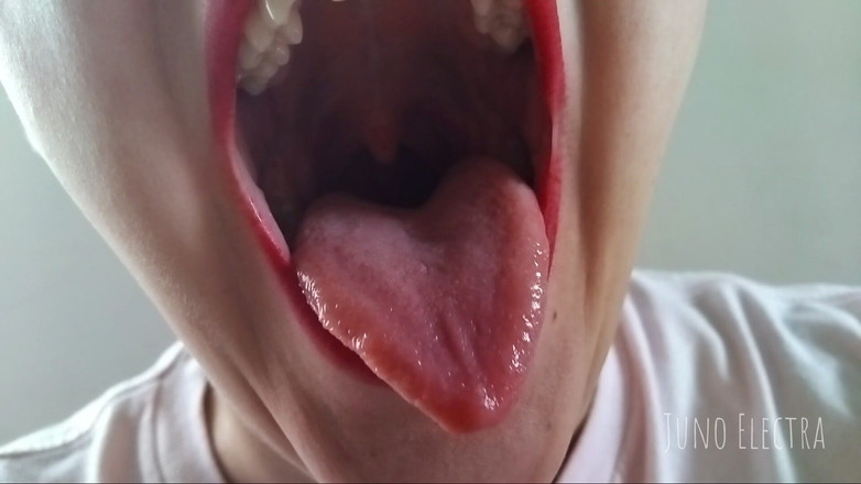 The Antichristrix: Môi đỏ giantess thèm khát bạn pov