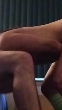 Baise à la machine en levrette pendant une pipe (260101a2)