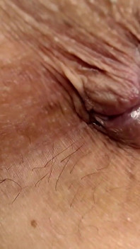 Abby'nin kabarık sıkı göt deliği yakın çekim