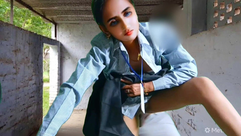 Beatricee: Indian prima zi proaspăt studentă. Fată frumoasă desi face sex...