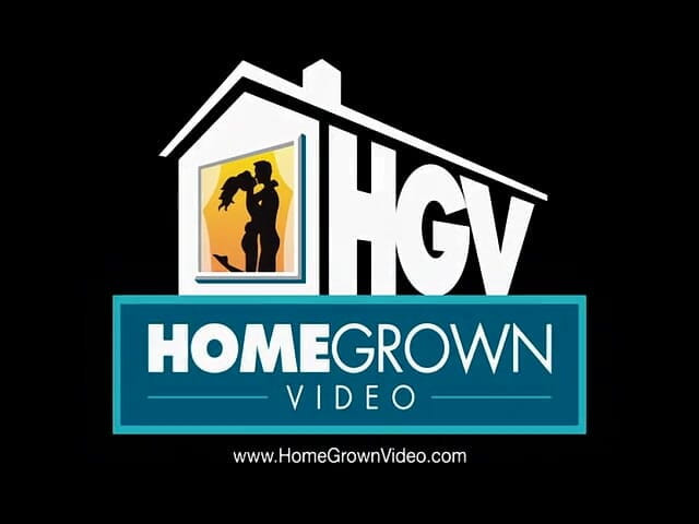 Homegrown Amateurs: 보지에 자지를 넣고 깊숙이 빨아주는 Noemy