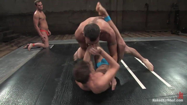 Naked Kombat: Spencer Reed Dustin Michaels ve Karter James'e karşı