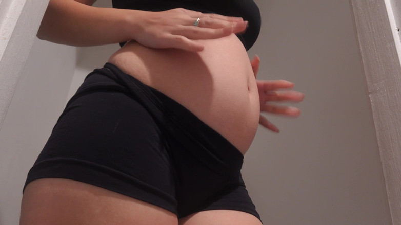 AmayaMori: Індійська вагітна дівчина з великими цицьками займається фетишем у туалеті, сидячи на туалеті, потім пукає і мастурбує під час пукання