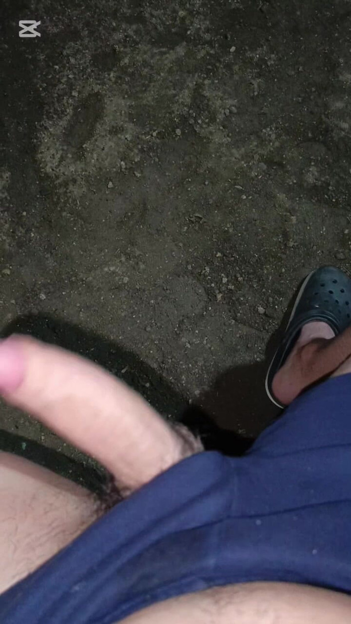 charlessteel: Nachts draußen und heißer Samenspritzer