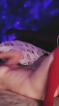 Sexy milf consigue comida y follada duro por la espalda